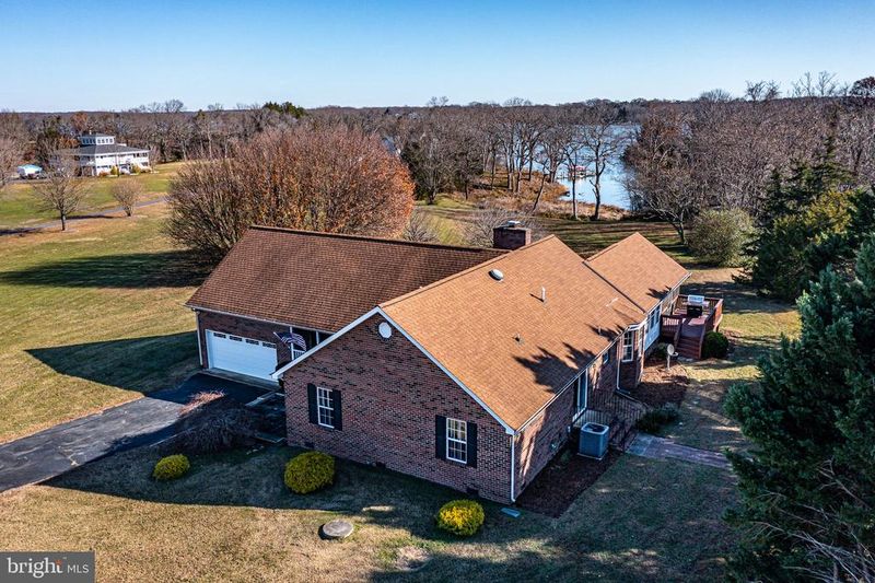 196 Matthews Cove Dr, Montross, VA 22520