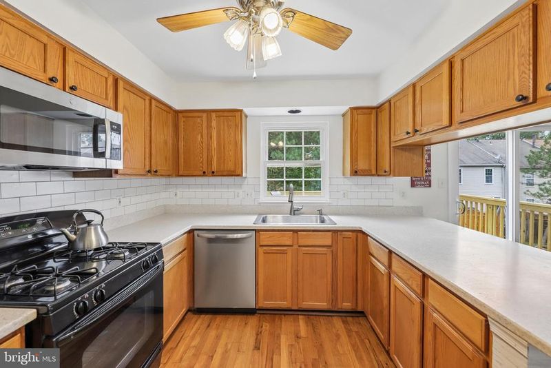 22076 Manning Sq, Sterling, VA 20166