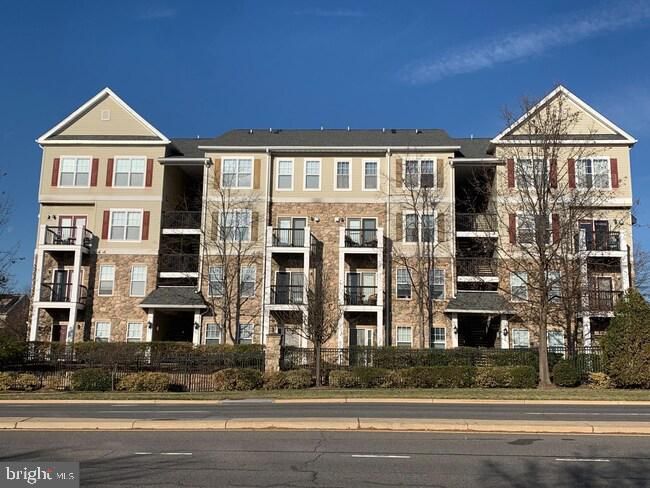 5123 Travis Edward Way #B, Centreville, VA 20120