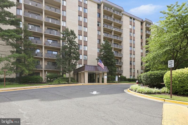 3101 S Manchester St #914, Falls Church, VA 22044