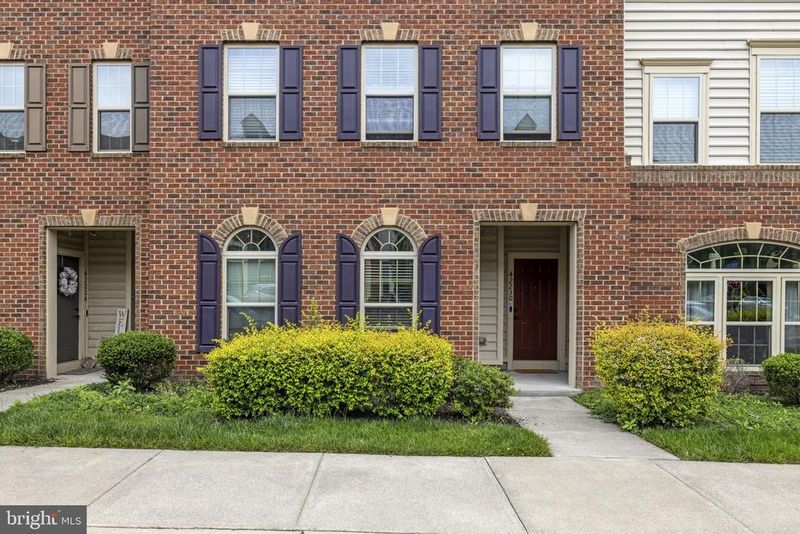 42230 Piebald Sq, Aldie, VA 20105