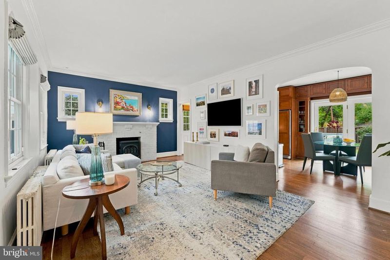 9404 Worth Ave, Silver Spring, MD 20901