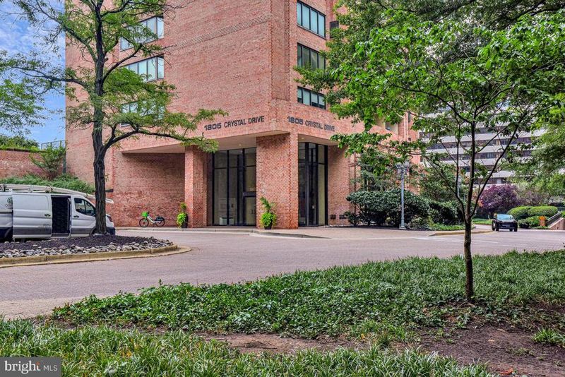 1805 Crystal Dr #807S, Arlington, VA 22202