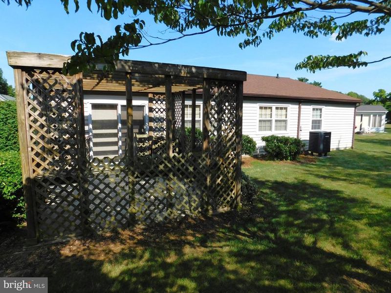 5603 Honeysuckle Ct, Frederick, MD 21703