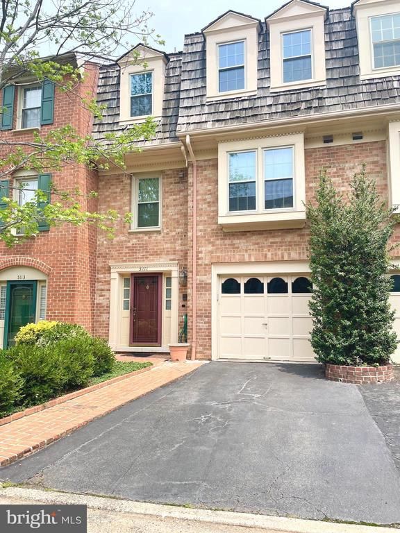 5111 Heritage Ln, Alexandria, VA 22311
