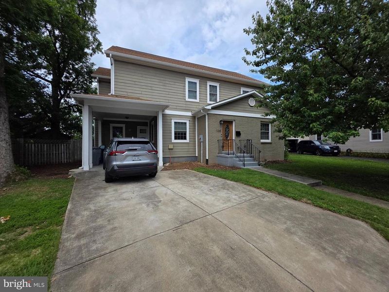 1138 S Harrison St, Arlington, VA 22204