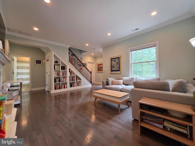 1138 S Harrison St, Arlington, VA 22204