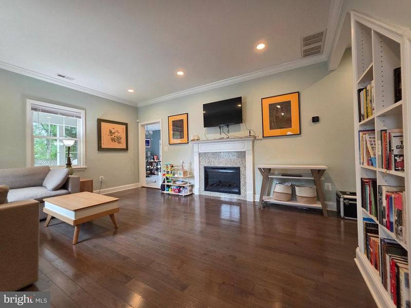 1138 S Harrison St, Arlington, VA 22204