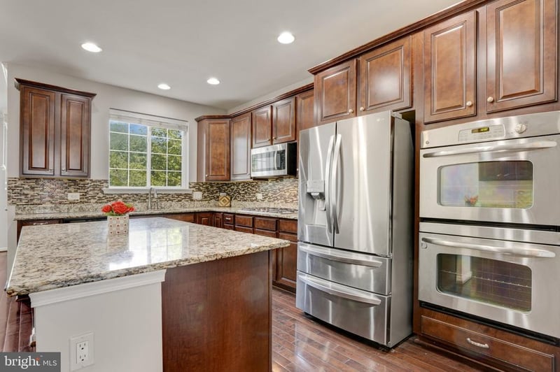 24837 Mason Dale Ter, Chantilly, VA 20152