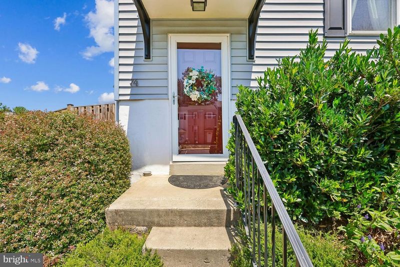 74 Oxford Ct, Walkersville, MD 21793