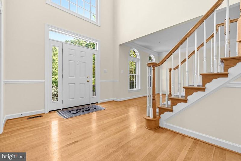 6914 Winter Ln, Annandale, VA 22003