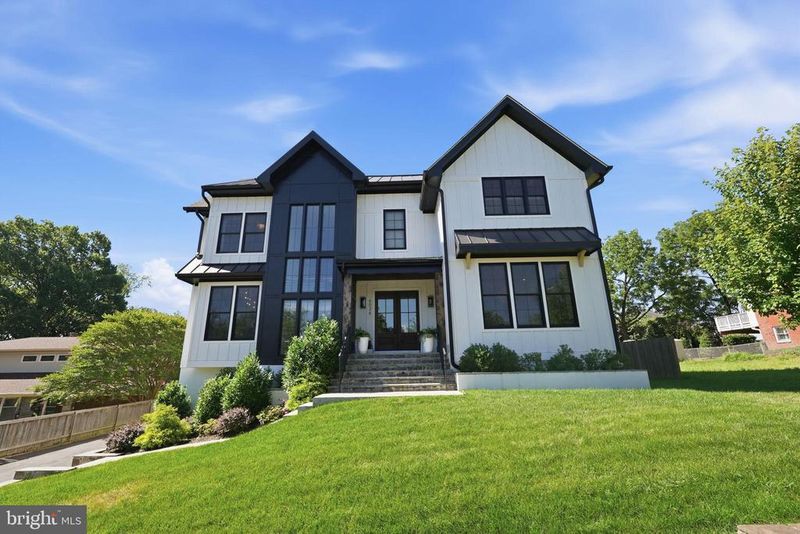 6026 Little Falls Rd, Arlington, VA 22207