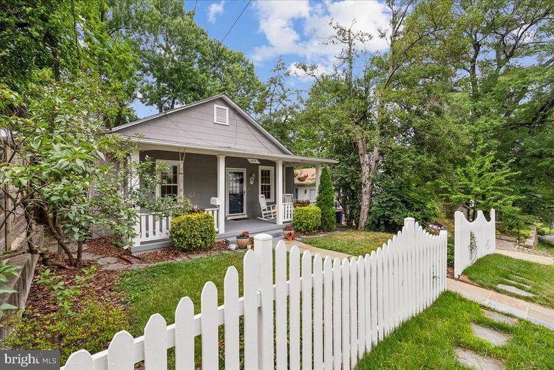 6404 5th Ave, Takoma Park, MD 20912