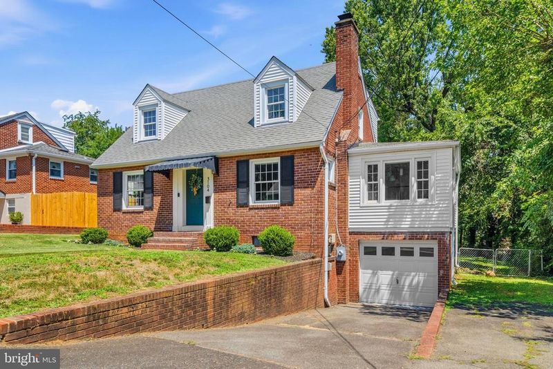 3104 Collard St, Alexandria, VA 22306