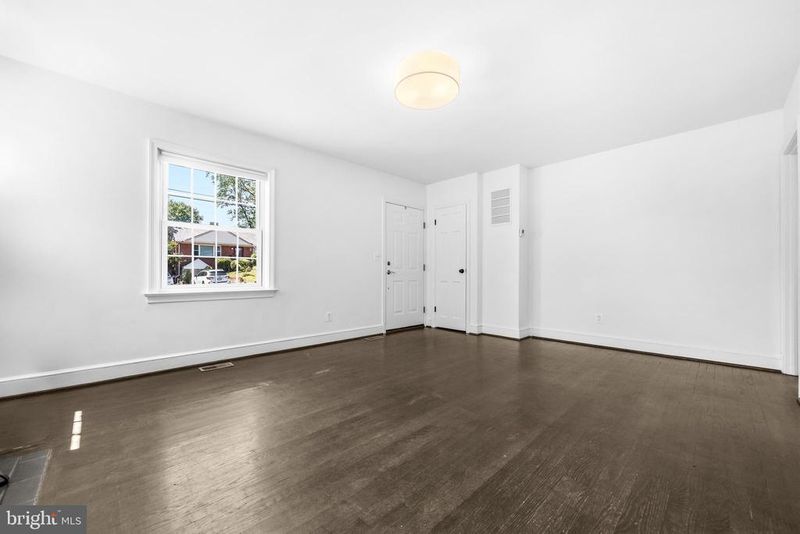 3104 Collard St, Alexandria, VA 22306