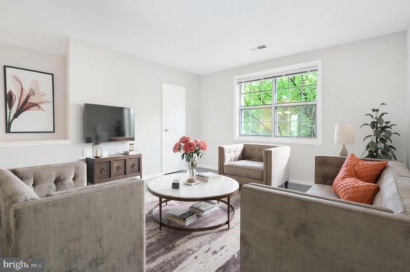 2511 S Walter Reed Dr #B, Arlington, VA 22206
