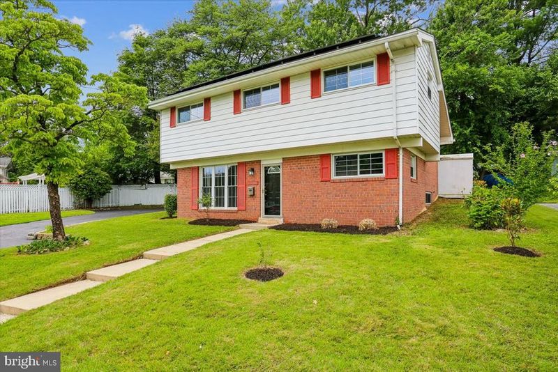 13204 Magellan Ave, Rockville, MD 20853
