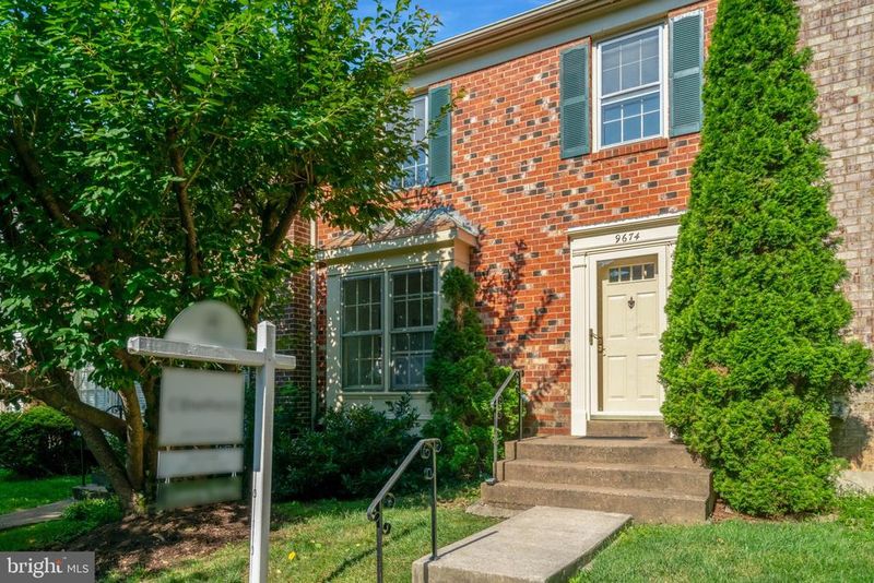 9674 Scotch Haven Dr, Vienna, VA 22181