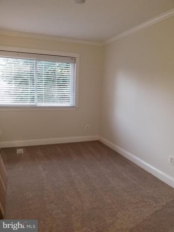 9516 Tippett Ln, Gaithersburg, MD 20886