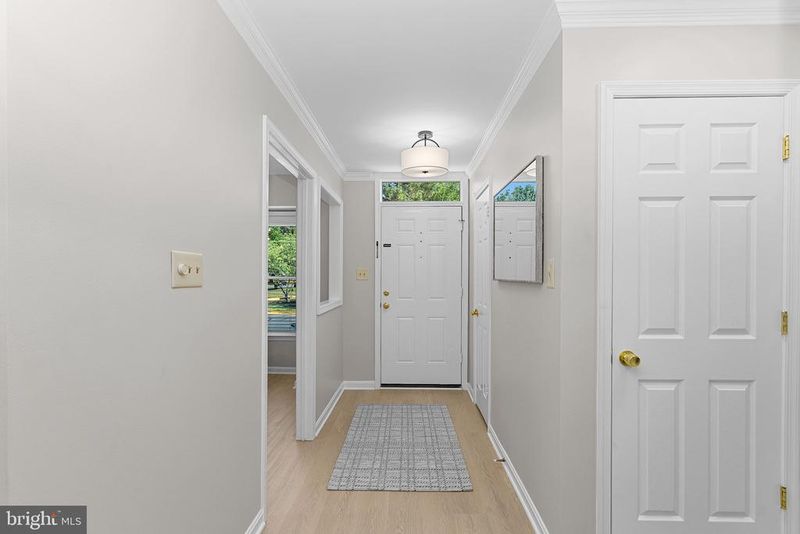 5335 Buxton Ct, Alexandria, VA 22315