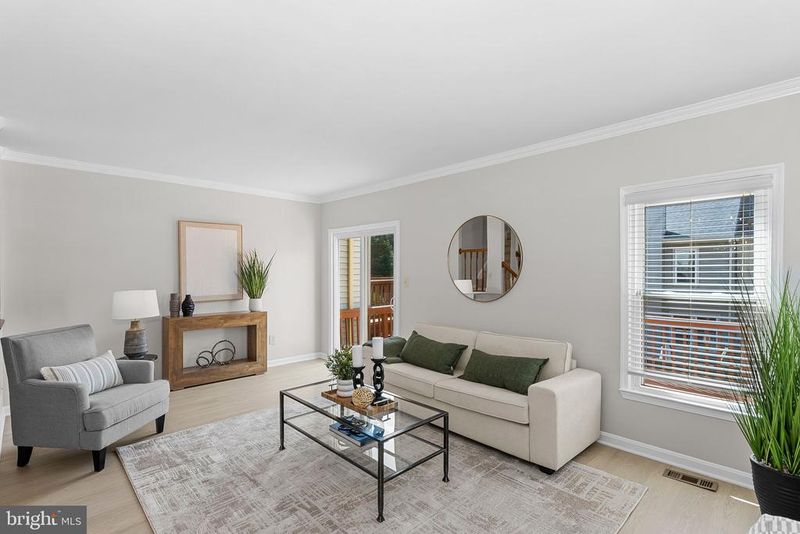 5335 Buxton Ct, Alexandria, VA 22315