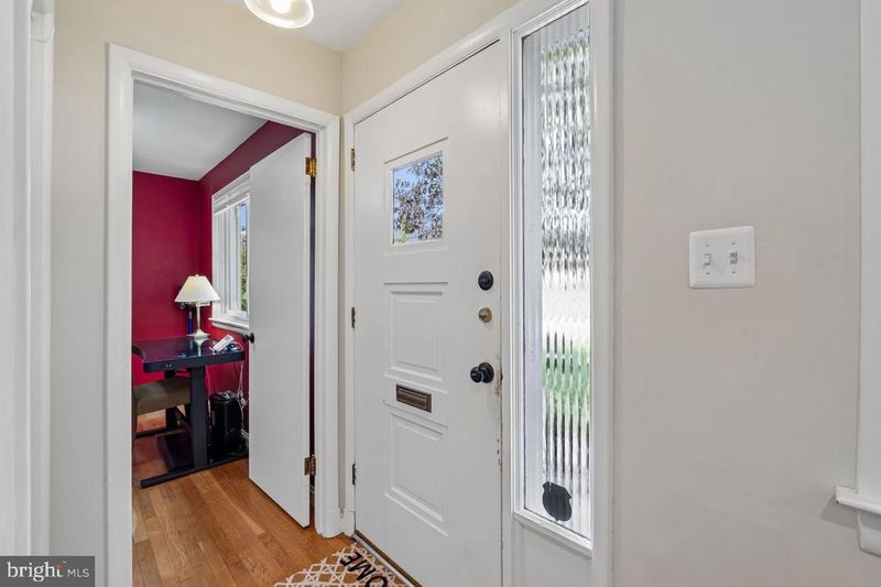8429 Farrell Dr, Chevy Chase, MD 20815