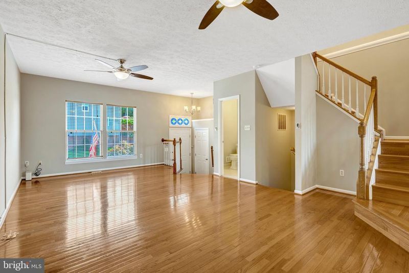 14005 Winding Ridge Ln, Centreville, VA 20121
