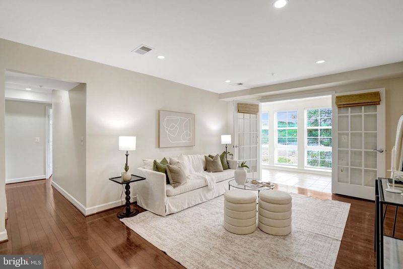 4179 S Four Mile Run Dr #302, Arlington, VA 22204