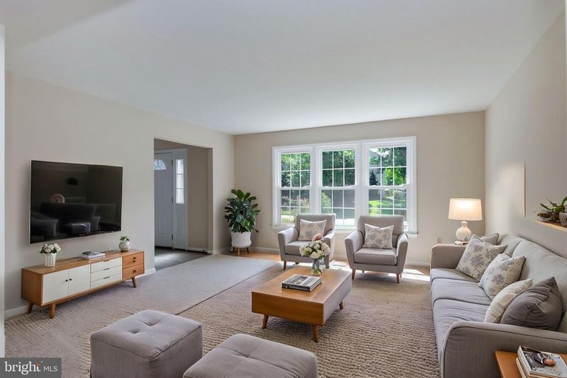 14850 Crotona Ct, Woodbridge, VA 22193