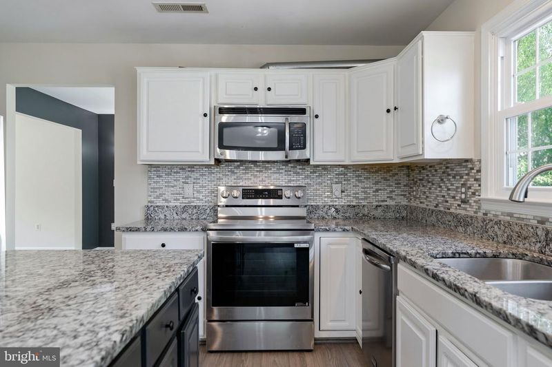 14850 Crotona Ct, Woodbridge, VA 22193