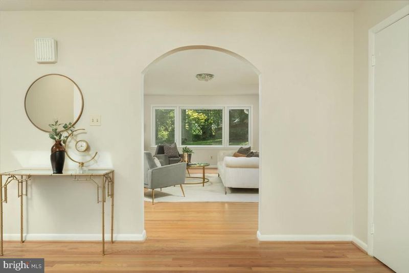 3804 Acosta Rd, Fairfax, VA 22031