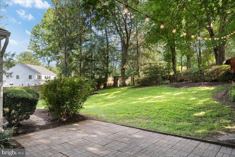 3804 Acosta Rd, Fairfax, VA 22031