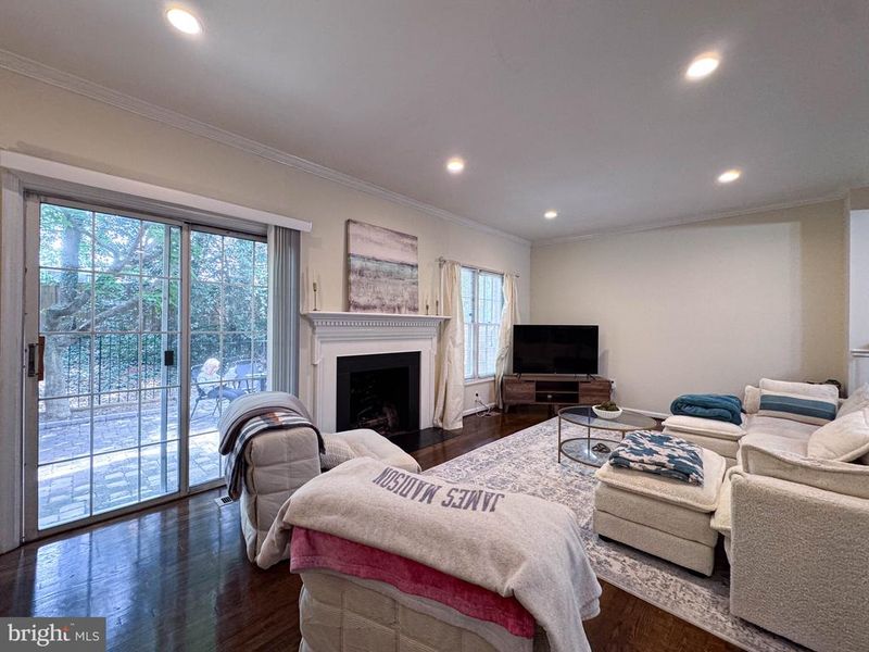 442 N Park Dr N, Arlington, VA 22203