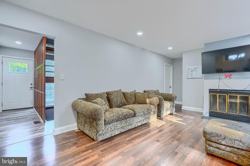 1111 Hornell Dr, Silver Spring, MD 20905