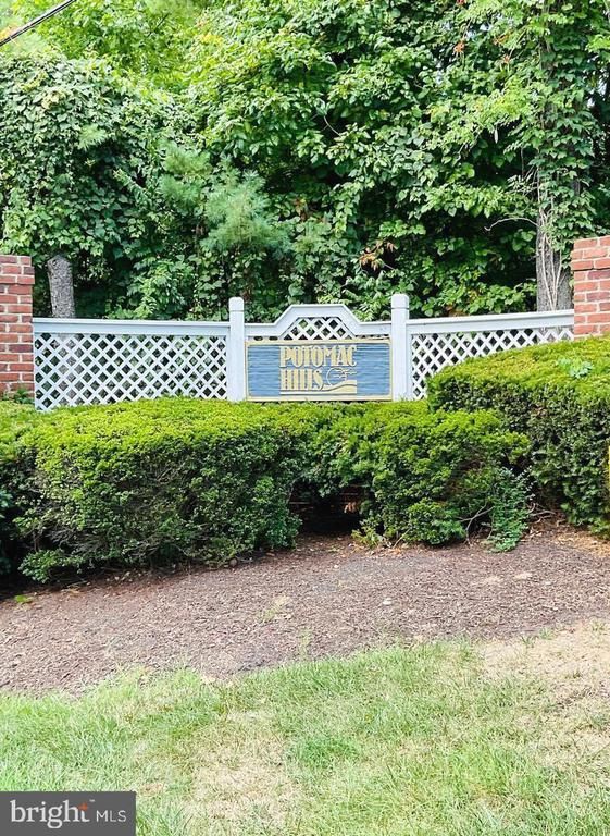 404 Potomac Hills Dr, Stafford, VA 22554