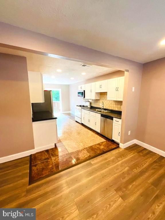 404 Potomac Hills Dr, Stafford, VA 22554