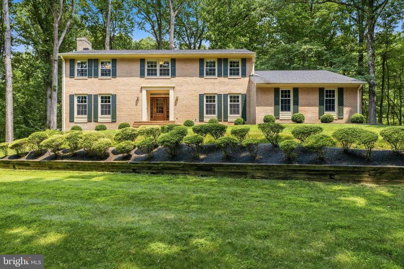 9200 Ripple Brook Rd, Great Falls, VA 22066