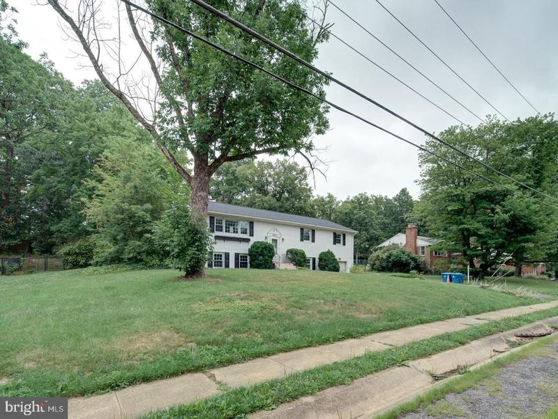 4837 Randolph Dr, Annandale, VA 22003