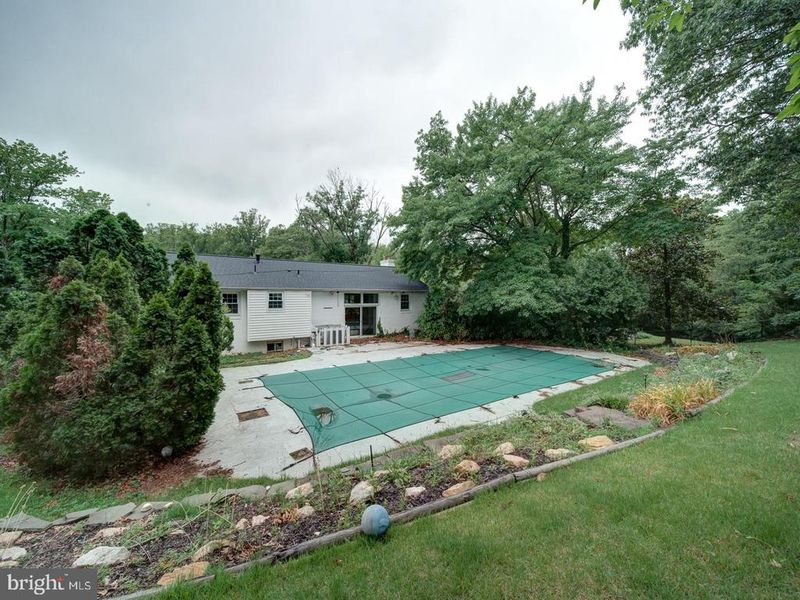 4837 Randolph Dr, Annandale, VA 22003