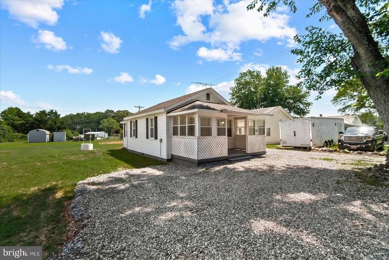 58 Longfield Rd, Colonial Beach, VA 22443