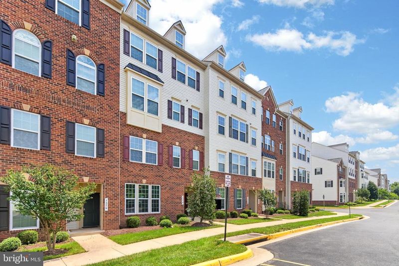 7574 Brunson Cir, Gainesville, VA 20155