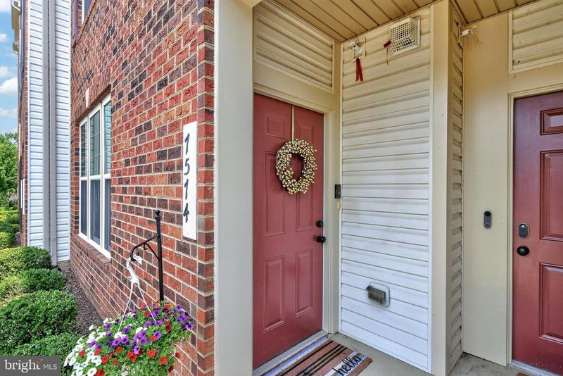 7574 Brunson Cir, Gainesville, VA 20155