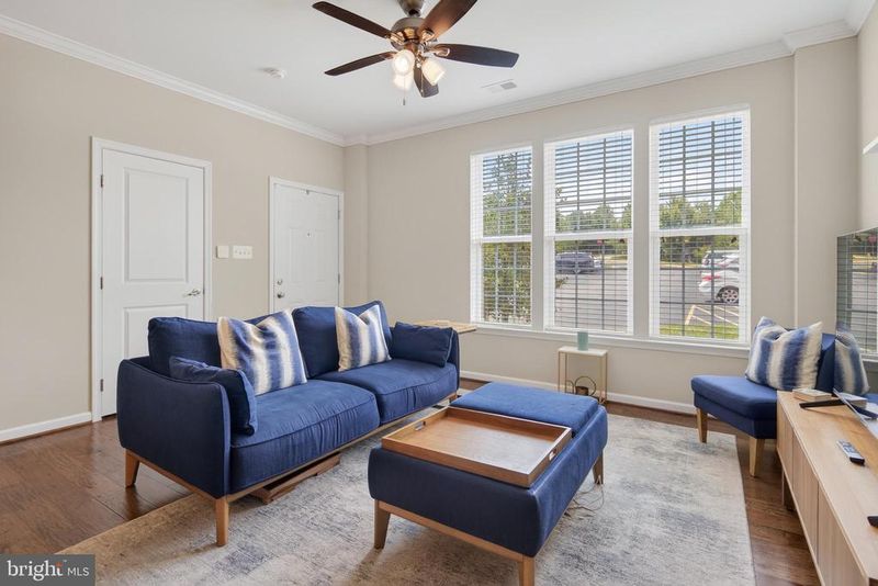 7574 Brunson Cir, Gainesville, VA 20155