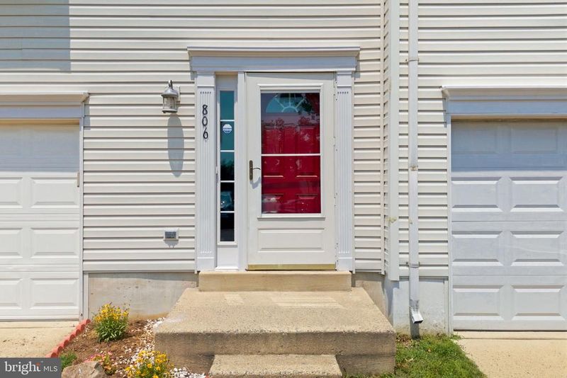 806 E Vanderbilt Ter SE, Leesburg, VA 20175
