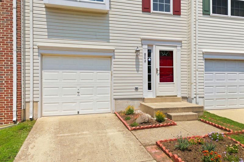 806 E Vanderbilt Ter SE, Leesburg, VA 20175