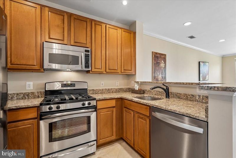12000 Market St #286, Reston, VA 20190
