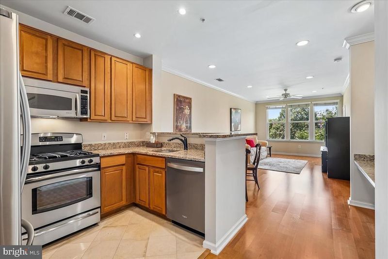 12000 Market St #286, Reston, VA 20190
