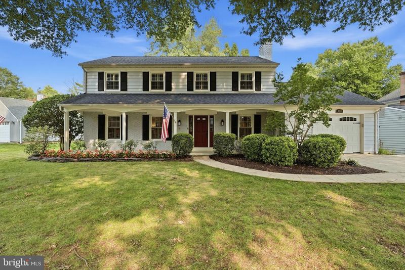 8607 Pilgrim Ct, Alexandria, VA 22308