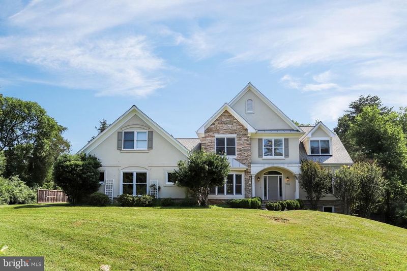 710 Parrish Farm Ln, Great Falls, VA 22066