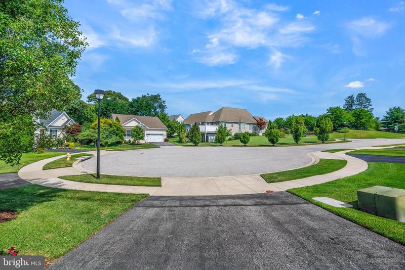 13 Tremont Dr, Millersville, MD 21108